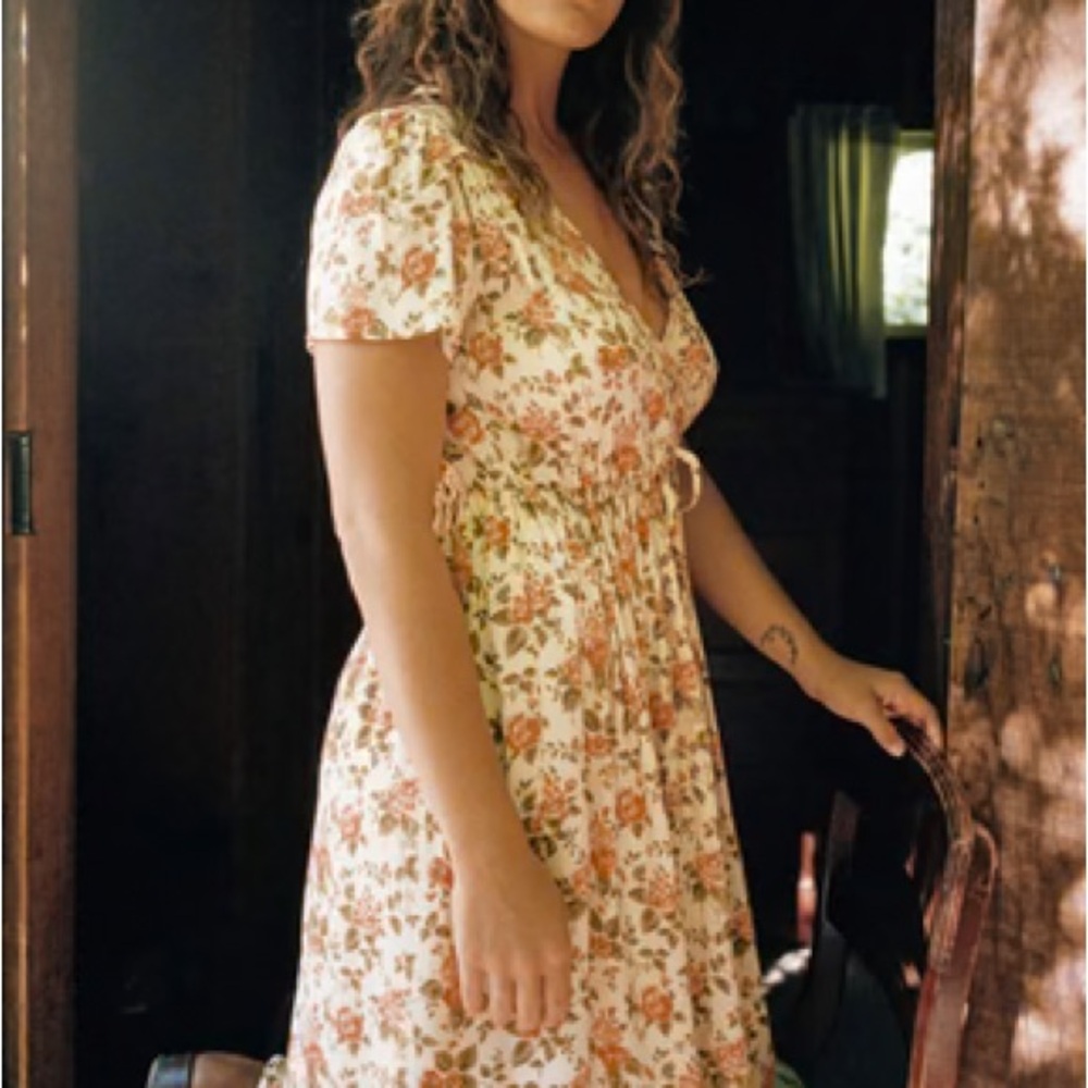 Simple dawn dress buttercream English rose NWOT